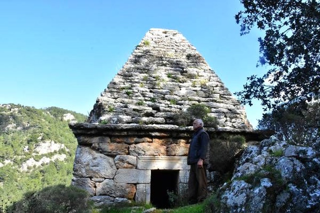 Yıllarca türbe sanılarak adak adandı, Roma döneminden kalma anıt mezar olduğu ortaya çıktı