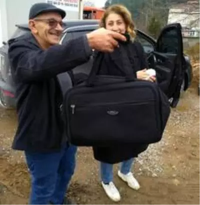 Ev temizliği yapan kadın, içerisi altın dolu çantayı yanlışlıkla çöpe attı