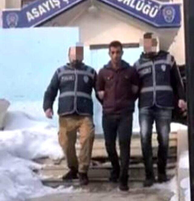 Çaldığı kabloların karda bıraktığı iz hırsızı ele verdi