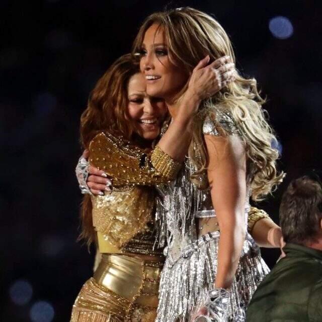 Sharika ve Jennifer Lopez, dans gösterileriyle Super Bowl'da göz kamaştırdı