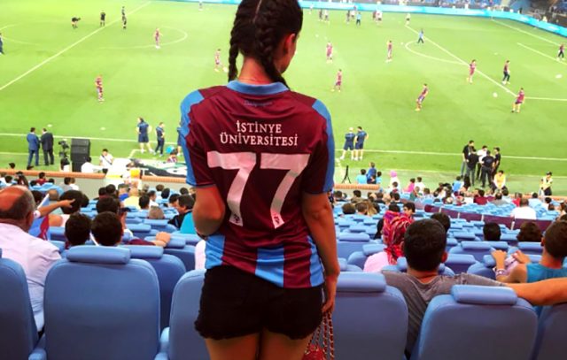 Trabzonspor'un yengesi sosyal medya paylaşımlarıyla nefes kesiyor