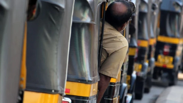 Hindistan'da trafikte ses kirliliğine karşı yeni sistem: 'Ne kadar korna çalarsan o kadar kırmızı...