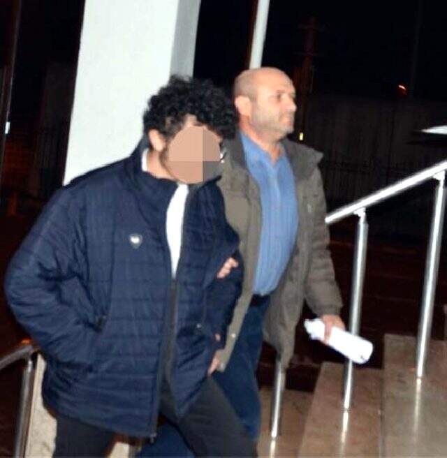 Sevgilisi ile görüşmesini istemeyen annesini bıçakladı Sevgilisi ile görüşmesini istemeyen annesini bıçakladı
