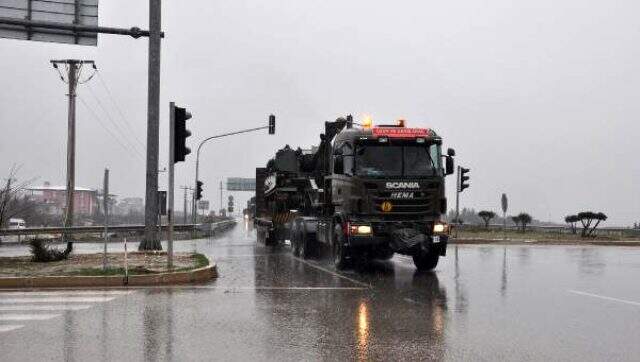 Suriye sınırına 200 araçlık askeri konvoy gönderildi Suriye sınırına 200 araçlık askeri konvoy gönderildi