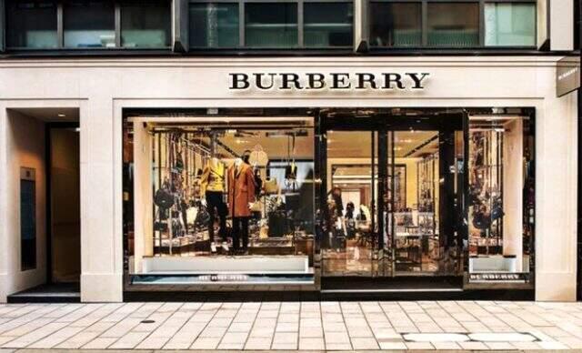 Burberry koronavirüs nedeniyle Çin'de 24 mağazasını kapattı