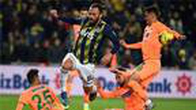 Fenerbahçe penaltı bekledi, Öztürk vermedi! <a class='keyword-sd' href='/kadikoy/' title='Kadıköy'>Kadıköy</a>'de tartışılan pozisyon...