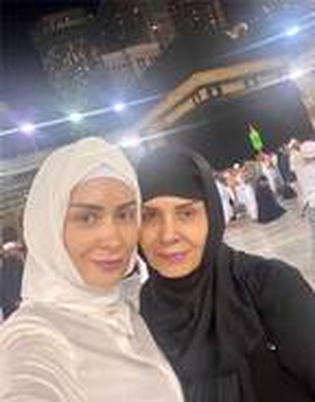<a class='keyword-sd' href='/irmak-atuk/' title='Irmak Atuk'>Irmak Atuk</a> annesiyle umreye gitti