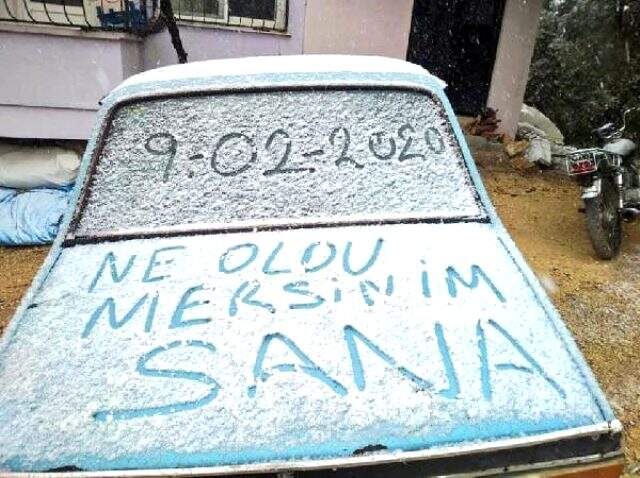 Mersin'e 5 yıl sonra kar yağdı Mersin'e 5 yıl sonra kar yağdı