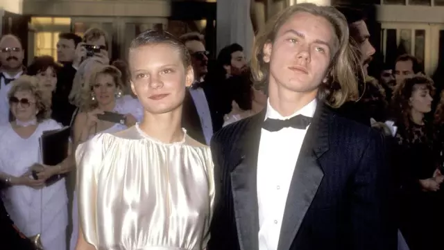 Oyuncu Joaquin Phoenix'in Oscar konuşmasında atıfta bulunduğu ağabeyi River Phoenix nasıl hayatını...