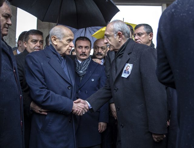 Kılıçdaroğlu, Bahçeli ve Akşener aynı cenazede yan yana geldi