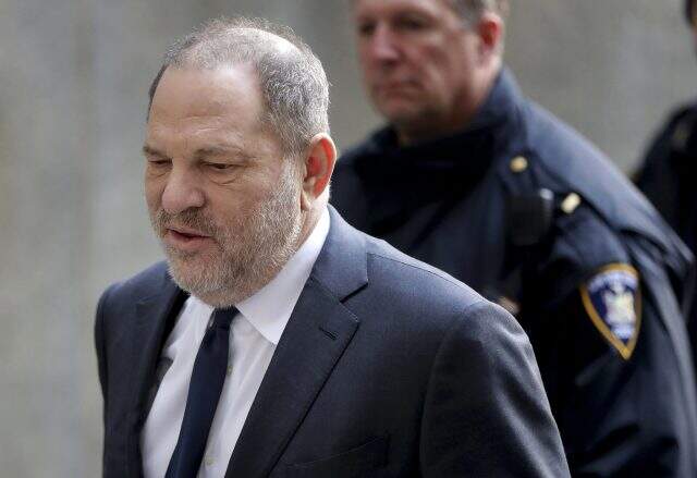Cinsel tacizle suçlanan Harvey Weinstein'ın avukatı, cinsel ilişki sözleşmesi imzalanması gerektiğini önerdi Cinsel tacizle suçlanan Harvey Weinstein cinsel ilişki sözleşmesi imzalama tedbiri aldı