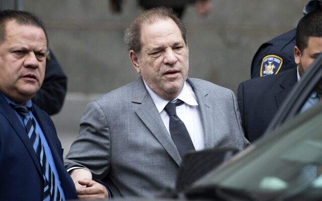 Cinsel tacizle suçlanan Harvey Weinstein'ın avukatı, cinsel ilişki sözleşmesi imzalanması gerektiğini önerdi Cinsel tacizle suçlanan Harvey Weinstein cinsel ilişki sözleşmesi imzalama tedbiri aldı