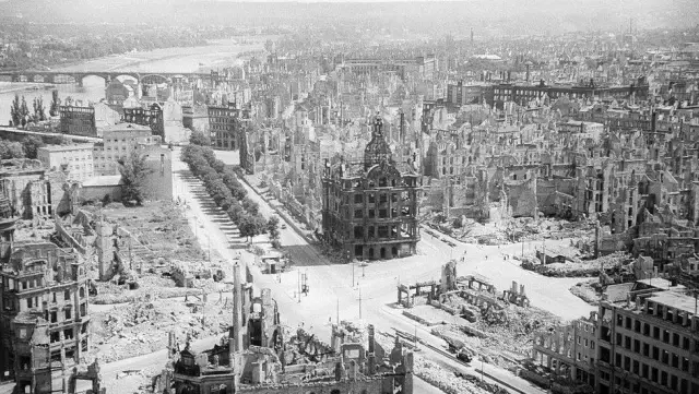 Dresden bombardımanının 75. yılı: Müttefiklerin 2. Dünya Savaşı'ndaki en tartışmalı saldırısı