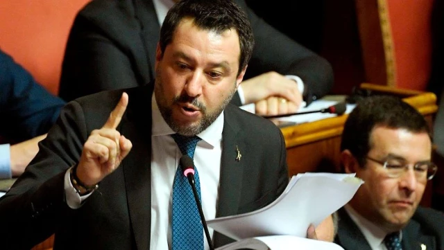 İtalyan muhalefet lideri Salvini hükümete fena çıkıştı: <a class='keyword-sd' href='/turkiye/' title='Türkiye'>Türkiye</a> gibi yapmalıyız