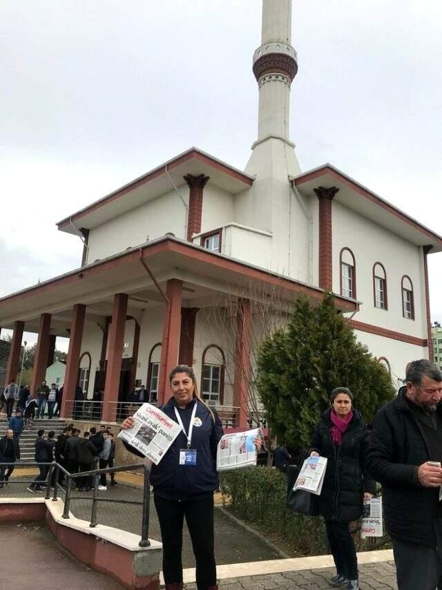 Adana'da cuma çıkışı dağıtılan Cumhuriyet gazetesi Belediye Meclisi'nde tartışıldı