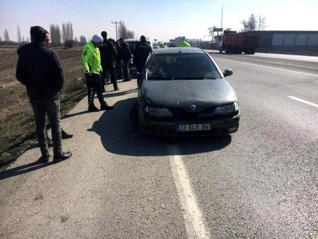 Otomobille kovaladığı aracı şarampole düşürdü, sürücüsünü tüfekle vurup öldürdü Otomobille kovaladığı aracı şarampole düşürdü, sürücüsünü tüfekle vurup öldürdü