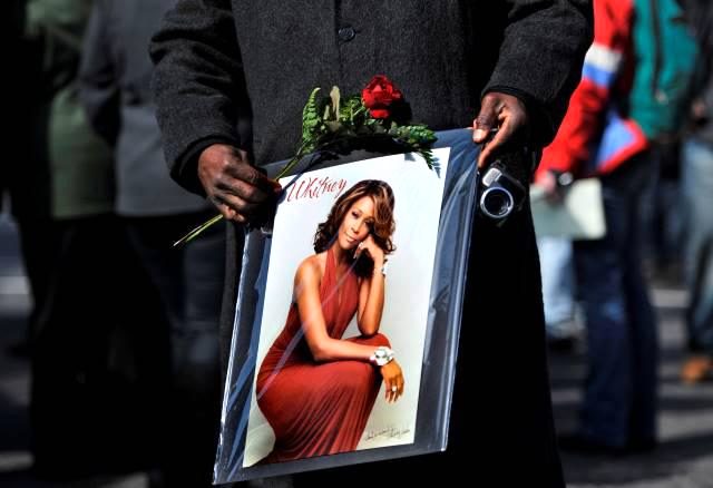 2012'de hayatını kaybeden Whitney Houston'un hologramı, konser turnesine çıkıyor