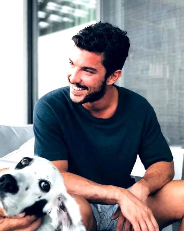 Aşk yaşamaya başlayan Hadise ve Kaan Yıldırım'ın aileleri tanıştı