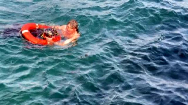 Üsküdar'da denize düşen kadının imdadına ekipler yetişti