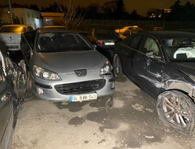 Ahmet Kural'ın karıştığı zincirleme kazada araçlar kullanılamaz hale geldi