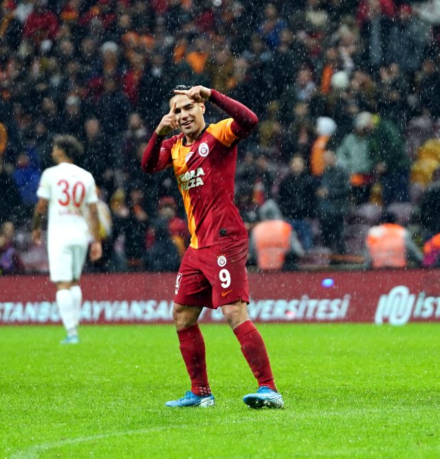 Fenerbahçe-Galatasaray derbisinde gözler golcülerde