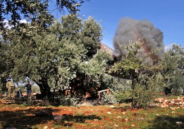 Muhaliflerin İdlib'e başlattığı operasyondan ilk görüntüler geldi