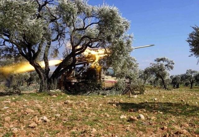 Muhaliflerin İdlib'e başlattığı operasyondan ilk görüntüler geldi