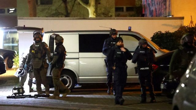 Son dakika: Almanya'nın Hanau kentinde iki ayrı nargile kafe silahla tarandı: 5'i Türk 9 kişi yaşamını yitirdi
