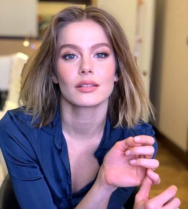 Burcu Biricik'in yeni imajı büyük beğeni topladı