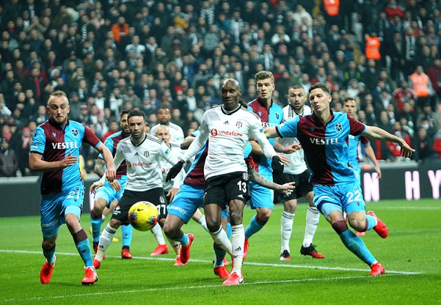 Beşiktaş, Trabzonspor ile 2-2 berabere kaldı