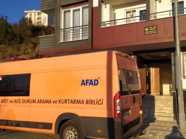 Başakşehir'de AFAD'ı alarma geçiren koku! 2'si çocuk 3 kişi hastanelik oldu