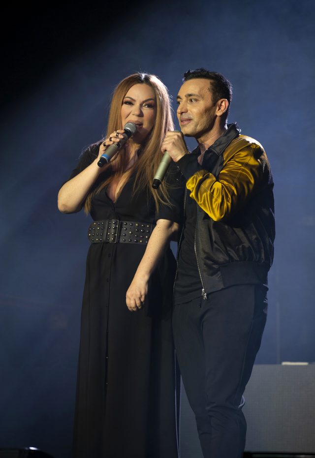 Mustafa Sandal, konserinde İzel'in hayalini gerçekleştirdi