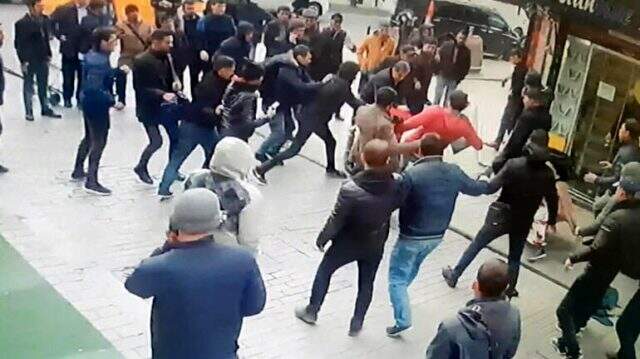 İranlı gaspçıları vatandaşlar yakaladı! Olay anı kamerada İranlı gaspçıları vatandaşlar yakaladı! Olay anı kamerada
