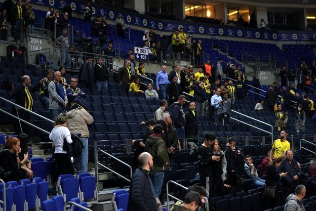 Fenerbahçeli bazı taraftarlardan Ali Koç'a tepki