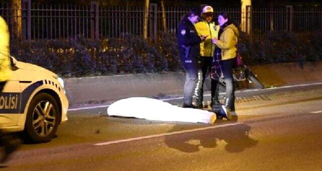 Refüje çarpan 29 yaşında motosiklet sürücüsü, hayatını kaybetti Refüje çarpan 29 yaşında motosiklet sürücüsü, hayatını kaybetti