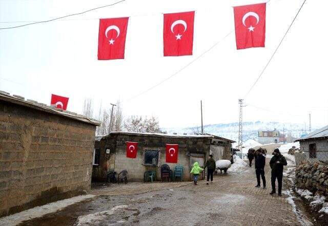 İdlib'de şehit olan Uzman Onbaşı Güven Kurtulmuş'un 6 ay önce evlendiği ve eşinin 4 aylık hamile olduğu ortaya çıktı