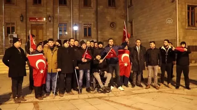 Türkiye, İdlib'deki saldırı sonrası tek yürek oldu! Vatandaşlar Mehmetçik'e destek için toplandı