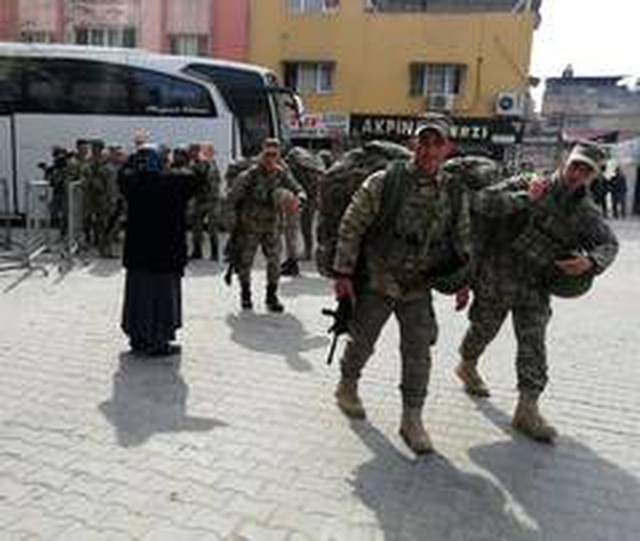 Yüzlerce komando sınıra dualarla uğurlandı: Allah ayağınızı taşa değdirmesin