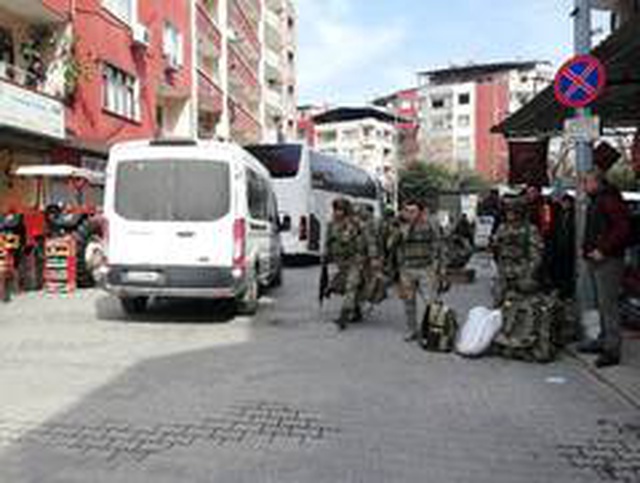 Yüzlerce komando sınıra dualarla uğurlandı: Allah ayağınızı taşa değdirmesin
