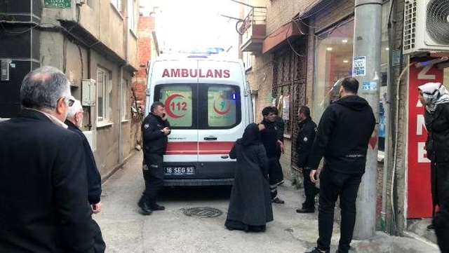 Eşinin 9 kez göğsünden bıçakladığı kadın hayatını kaybetti
