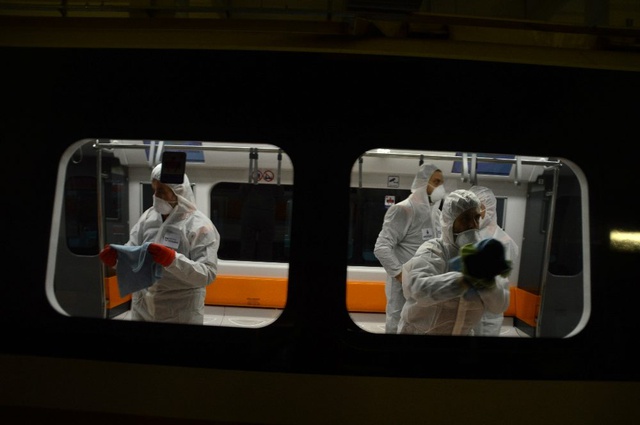 Metro vagonları koronavirüse karşı nano teknoloji ile temizleniyor
