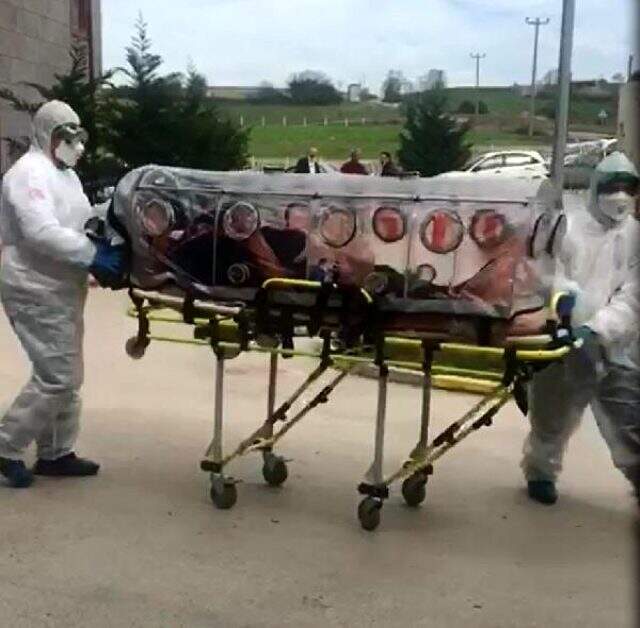Umre dönüşü rahatsızlanan Türk vatandaş, koronavirüs şüphesiyle gözlem altına alındı Umre dönüşü rahatsızlanan Türk vatandaş, koronavirüs şüphesiyle gözlem altına alındı