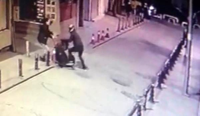 Altın dolu valizle gaspa uğrayan kuryeyi, karısı kurtardı