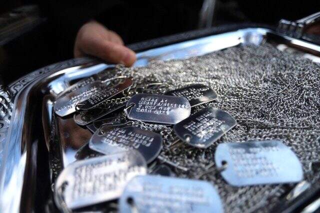  <a class='keyword-sd' href='/idlib/' title='İdlib'>İdlib</a>'de şehit olan askerlerimizin künyeleri Şehit Ağacı'na asıldı