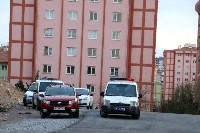 Evlilik teklifini reddeden sevgilisini yaralayıp, intihar etti