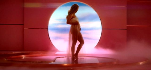 5 aylık hamile olan Katy Perry, yaz başında olacak düğününü koronavirüs nedeniyle erteledi