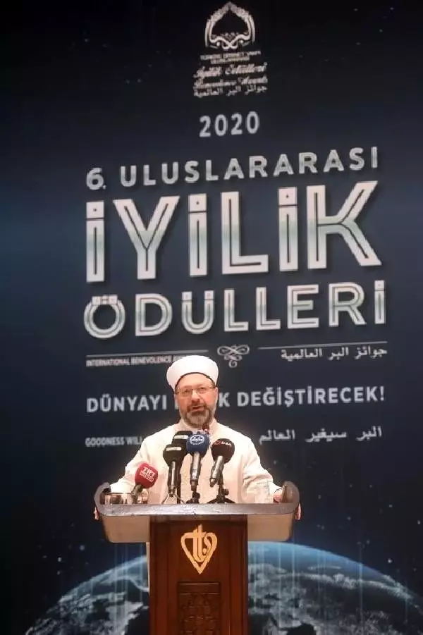 Gamze Özçelik, 6'ncı Uluslararası İyilik Ödülü'ne layık görüldü