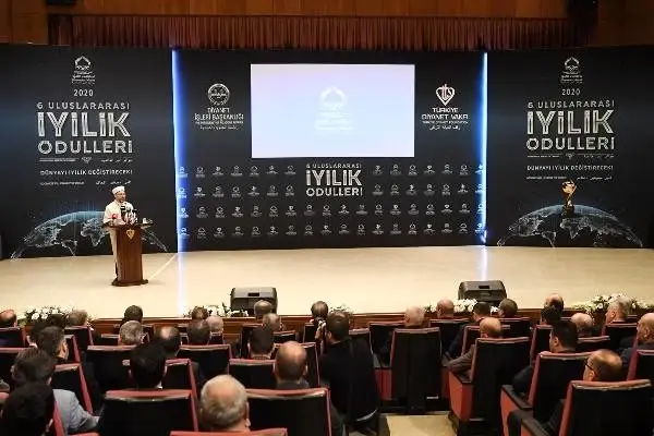 Gamze Özçelik, 6'ncı Uluslararası İyilik Ödülü'ne layık görüldü