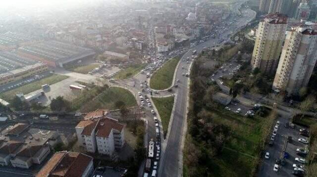  <a class='keyword-sd' href='/istanbul/' title='İstanbul'>İstanbul</a>'da isyan ettiren trafik çilesi! 3 kilometrelik yolu 1 saatte gidiyorlar