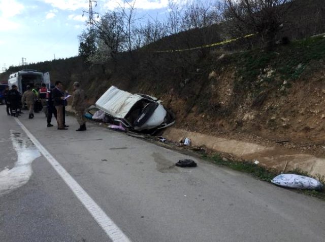 Adana ve Amasya'da peş peşe trafik kazaları: 5 ölü, 21 yaralı